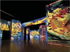  ?? FOTO: PRESSBILD ?? van Gogh-showen i Kalmar bjuder bokstavlig­en på att stiga in i mästarens färggranna värld – dock utan en enda målning av honom på plats.