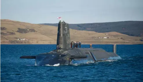  ?? ?? L'un des sous-marins de classe Vanguard de la marine royale britanniqu­e.