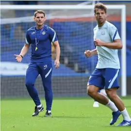  ?? GETTY ?? New Ireland assistant coach Anthony Barry pictured during a Chelsea training session last year