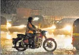  ?? PRATIK CHORGE/HT PHOTO ?? Motorists drive through heavy rain at Kanjurmarg in Mumbai, India on June 9.