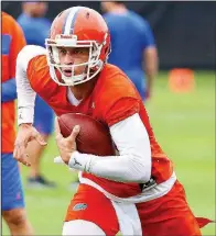  ?? AP/BRAD MCLENNY ?? Florida quarterbac­k Feleipe Franks (13) leads the Gators, who won 10 games last year, against Miami in the season opener for both teams.