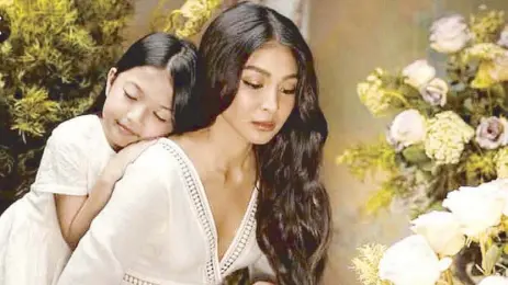  ??  ?? Nadine Lustre with Elia Ilano in Ulan: The best actress of her generation.