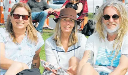  ?? Photo / Louise Lambert ?? Festival-goers Dee Stevenson, Nicky Oliver-Smith and Kent Smith.