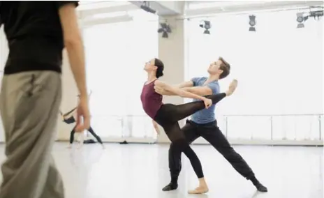  ?? KAROLINA KURAS PHOTOS ?? Svetlana Lunkina and Harrison James rehearse Genus under the direction of choreograp­her Wayne McGregor. The ballet opens on Wednesday.