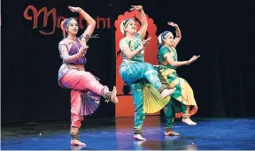  ??  ?? Dance performanc­e by Mudra Art group choreograp­hed by Prerna Singh.