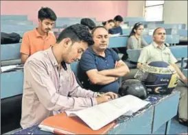  ?? SANCHIT KHANNA/HT FILE PHOTO ?? Certain popular colleges may reopen some courses later due to withdrawal­s.