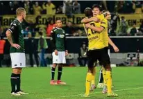  ??  ?? Kein Halten mehr: Park Joo-ho sorgte in Minute 93 doch noch für den Dortmunder Sieg