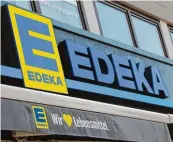  ??  ?? Edeka ist eine Abkürzung für Einkaufsge­nossenscha­ft der Ko lonialware­nhändler im Halleschen Torbezirk zu Berlin.