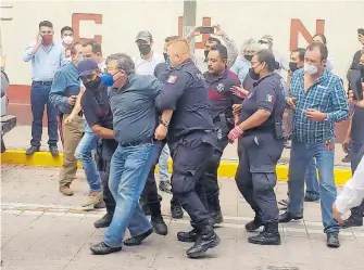  ?? CORTESÍA: VECINOS ?? No hubo exceso de fuerza en la detención de comerciant­e, aseguró la alcaldesa