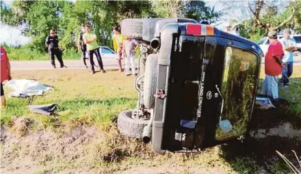  ??  ?? Kenderaan dinaiki dua pelajar yang maut dalam kemalangan di Jalan Pantai Pimping, Membakut, Beaufort, semalam.