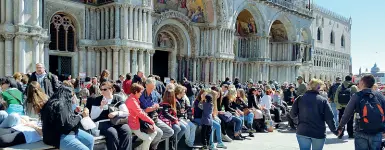  ??  ?? La Basilica di San Marco Salirà da 2 a 3 euro, nel 2018, il biglietto per prenotare la visita e saltare le code