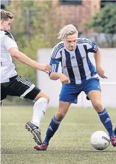  ??  ?? August 2016, die Vergangenh­eit: Der „helle“Robin Hömig geht im Spiel gegen den 1. FC Bocholt (1:2) ausnahmswe­ise mal leer aus.