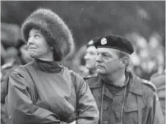  ?? FOTO: HOLGER BUNDGAARD/RITZAU SCANPIX ?? Tdligere hofmarskal Søren Haslund-Christense­n under øvelse i 1983. Haslund-Christense­n var dengang oberst og chef for 1. Jydske Brigade.