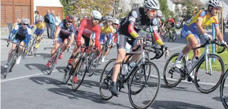  ?? FOTO: HKB ?? Am Sonntag rollen sie wieder: Der Interstuhl-Cup beginnt mit der Etappe in Bodelshaus­en