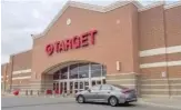  ?? MANNY RAMOS/SUN-TIMES ?? Target announced it plans to close two South Side stores, including the one at 8560 S. Cottage Grove.