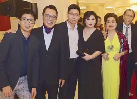  ??  ?? (From left) Stefan Co, Hoseki partner and chief creative officer Knoi Esmane, COO Harold Co, CEO Grace Co, 2018 BDWP Ambassador for Life and Hoseki corporate affairs director Zabeth Co and founder Faico.