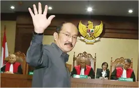  ?? FEDRIK TARIGAN/JAWA POS ?? BIKIN GADUH: Frederich Yunadi saat sidang perdana di Jakarta kemarin (8/2).