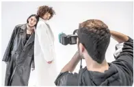  ?? ?? (Lelt to right) Egyptian fashion models Zeina Ehab and Abdallah pose during a photo session