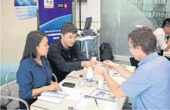  ?? AB ?? UNA DE LAS REUNIONES CELEBRADAS CON LA DELEGACIÓN CHINA EN BARCELONA