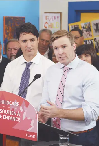  ??  ?? Le premier ministre du Canada, Justin Trudeau, et son homologue du NouveauBru­nswick, Brian Gallant. - Archives