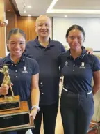  ?? ?? RAMON S. ANG welcomes Laurea and Lia Duque during a courtesy call at the San Miguel Corp. offices in Ortigas.