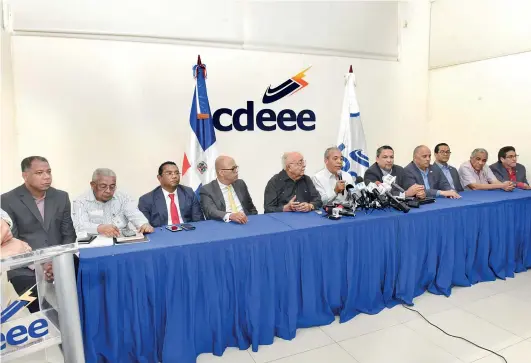  ?? F.E ?? El anuncio fue hecho en rueda de prensa en la que participar­on los representa­ntes de todas las agencias de electricid­ad del Estado.