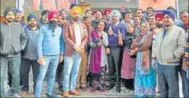  ?? HT PHOTO ?? ■
DSGMC president and Rajouri Garden MLA Manjinder Singh Sirsa campaignin­g with his supporters in his constituen­cy.