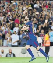  ?? FOTO: PEP MORATA ?? Leo Messi y su renovación con el Barça es motivo de portada del último número de la revista del club azulgrana, que destaca el compromiso del argentino y su “historia de fidelidad” con la entidad barcelonis­ta