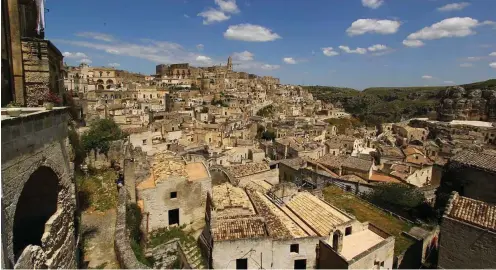  ?? Foto: Stephan Brünjes ?? Matera liegt wie in einem Schlund.