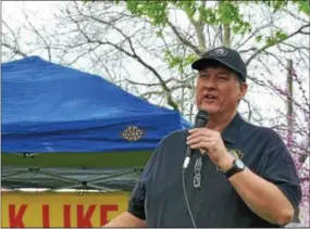  ?? SUBMITTED PHOTO ?? Retired Downingtow­n Police Chief James R. McGowan III died Monday. He is pictured speaking at a Downingtow­n community event.