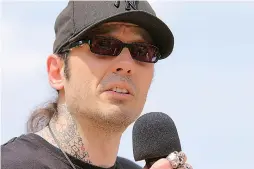  ?? Stephen B. Thornton/The Arkansas Democrat-Gazette via AP ?? n On the front steps of Arkansas’ Capitol in Little Rock, former Arkansas death row inmate Damien Echols speaks Friday at rally opposing the state’s planned executions.