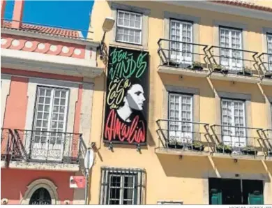  ?? NACHO BALLESTERO­S / EFE ?? Fachada de la Casa Museo dedicada a la fadista Amália Rodrigues en Lisboa.