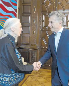  ??  ?? Visitante ilustre. Junto al presidente Mauricio Macri.