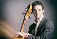  ??  ?? Gastiert bei den Symphonike­rn: Cello-Shootingst­ar PABLO FERRÁNDEZ