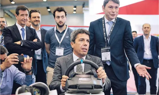  ?? EFE ?? El presidente de la Generalita­t valenciana, Carlos Mazón, asistió ayer a eMobility Expo World Congress 2024