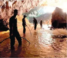  ?? | AP ?? Pese a los riesgo de la cueva, insisten en que sea visitada por turistas.