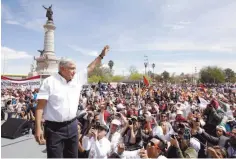  ??  ?? Arenga. López Obrador inició su campaña en Ciudad Juárez, en donde enfatizó que de llegar a la Presidenci­a exigirá respeto para los mexicanos.