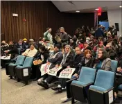  ?? DAVID ALLEN — STAFF ?? People packed into the Pomona Council Chambers on Monday night for an emotional discussion of a resolution calling for an immediate ceasefire in Gaza.