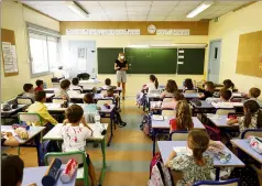  ?? (Photo Dylan Meiffret) ?? Avec  ouvertures de classes en plus, les écoliers font leur rentrée au large. Comme ici, à l’école Louis-Ravet à Saint-Laurent-du-Var.