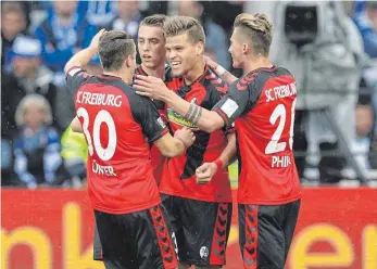  ?? FOTO: IMAGO ?? So jubeln Freiburgs Spieler in der Bundesliga – und bald auch im Europapoka­l?