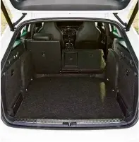  ??  ?? PRACTICALI­TY
Superb’s fine 660-litre boot capacity can be increased to 1,950 litres with the rear seatbacks folded