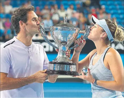  ?? FOTO: GETTY ?? Roger Federer y Belinda Bencic, campeones de la Copa Hopman en Perth. Suiza no ganaba este torneo mixto desde diciembre de 2000