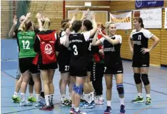  ?? Foto: Roland Stoll ?? Erneut jubeln möchten die Handball-Frauen des TSV Wertingen beim Auswärtssp­iel in Schwabmünc­hen.