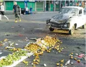  ?? AFP ?? Así quedó un camión tras el ataque en Sueida.