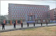  ?? HeCtor retamal/aFp/tns ?? This general view shows the Wuhan Institute of Virology in Wuhan, in China’s central Hubei province on Feb. 3 as members of the World Health Organizati­on team investigat­ing the origins of the COVID-19 coronaviru­s visit.