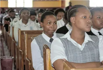  ?? Pictures: ZINTLE BOBELO ?? PRAYER SESSION: Pupils from various schools attending a grade 12 exam prayer session organised by the South African Democratic Teachers Union (Sadtu) together with the department of education