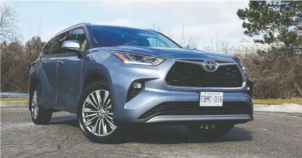  ?? Photos: Stephanie Walc raft
/ Driving ?? The 2020 Toyota Highlander delivers a solid amount of power with a predictabl­e interior package that performs well without the ‘wow.’