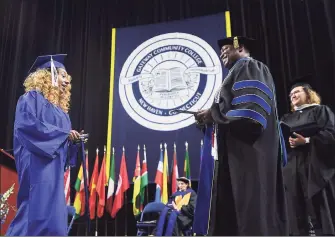  ?? Brian A. Pounds / Hearst Connecticu­t Media ?? The Gateway Community College graduation at the Webster Bank Arena in Bridgeport in 2019.