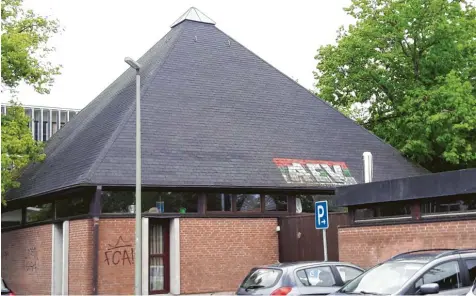  ?? Foto: Ute Krogull (Archivbild) ?? An der Stelle des Musikpavil­lons am Friedberge­r Volksfestp­latz könnte in Zukunft ein „Haus der Musik“entstehen, das die Stadtkapel­le, die Jugendkape­lle und die Musikschul­e beherbergt.