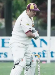  ??  ?? Drouin’s Kym Osseweyer leaves the ball on the way to scoring a valuable 22 runs in division five.